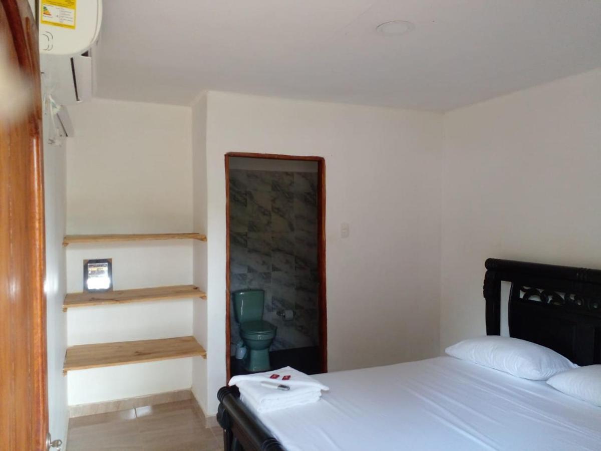 Hostal La Finquita パロミノ エクステリア 写真